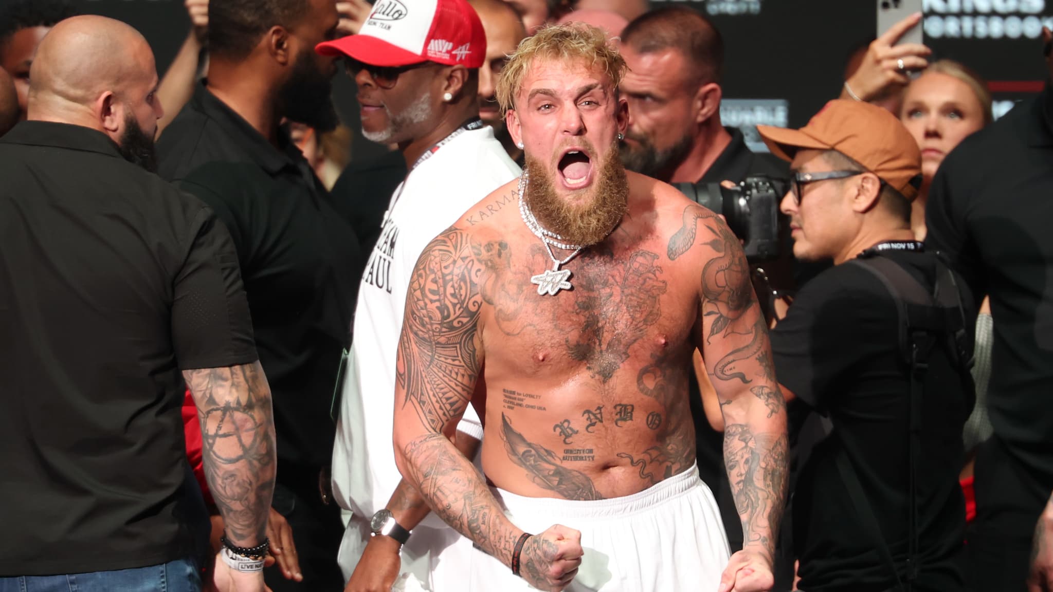 Jake Paul lors du face à face avant son combat contre Mike Tyson, le 14 novembre 2024