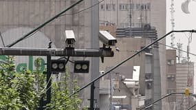 La police iranienne utilise, à partir d'aujourd'hui, une "technologie intelligente" pour contrôler le port du voile dans le pays.