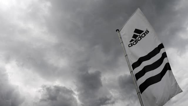 Adidas ne pourra plus interdire les places de marchés à ses revendeurs.
