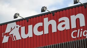 Le logo du groupe Auchan, photographié à Pérols, dans le sud de la France, le 14 janvier 2020 (photo d'illustration).