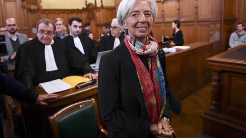 Le procureur général Jean-Claude Marin a estimé dans son réquisitoire que "les charges propres à fonder une condamnation pénale" de Christine Lagarde n'étaient "pas réunies".
