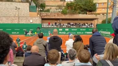 Le public de Monte-Carlo lors du match d'Arthur Monfils le 9 avril 2025
