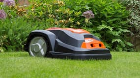 Ce robot-tondeuse à moins de 500€ tond votre jardin à votre place, aucun effort à faire !