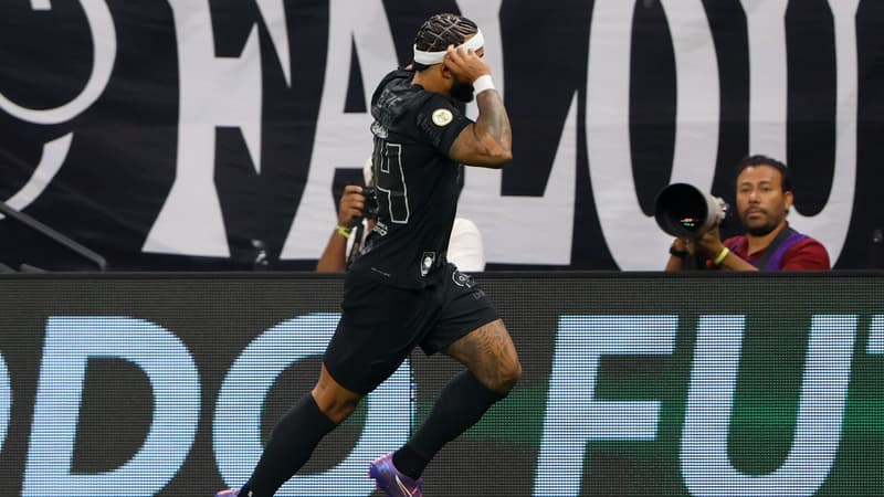 Le coup franc magnifique de Memphis Depay avec les Corinthians