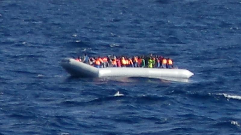 Des centaines de migrants affluent chaque jour aux portes de l'Europe