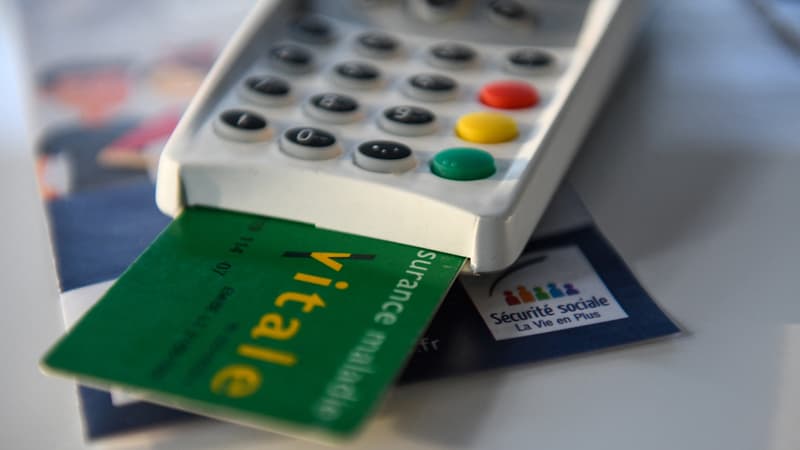Lutte contre la fraude sociale: Bercy réfléchit à une fusion de la carte Vitale avec la carte d'identité