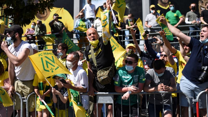 Nantes: la banderole des supporters pour la "renaissance" du club