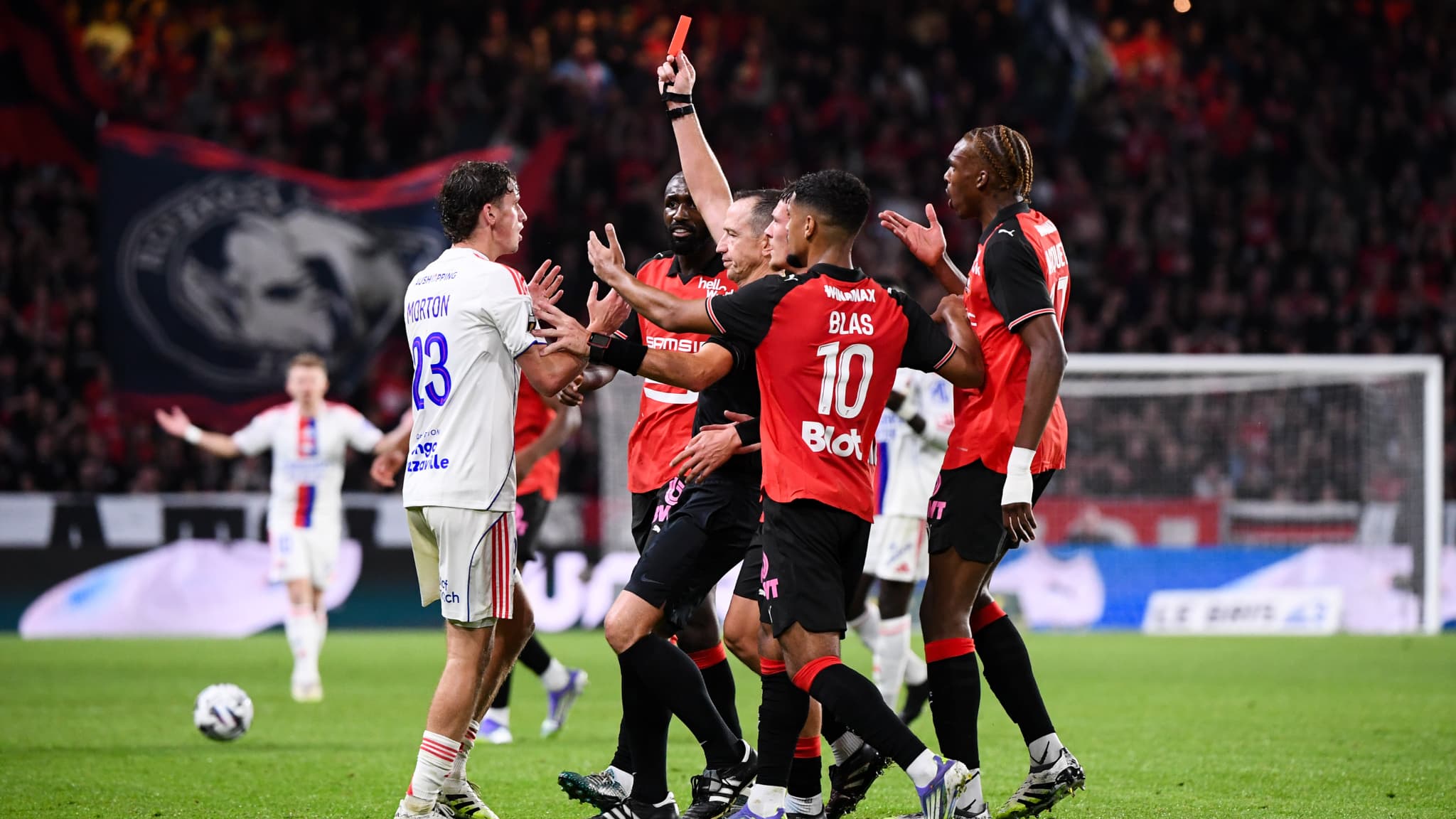OL: EXCLU CONTRE RENNES EN LIGUE 1, MORTON ÉCHAPPE À UNE LOURDE SUSPENSION