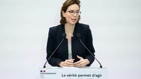 La ministre des Comptes publics Amélie de Montchalin s'exprime le 15 avril 2025 à Paris lors d'une conférence organisée par le Premier ministre sur les finances publiques 
