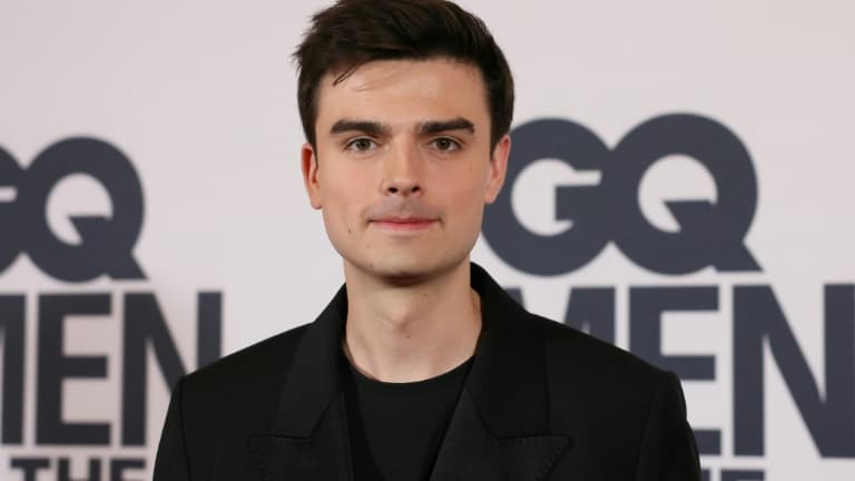 Hugo Travers, fondateur de la chaîne d'actualité HugoDécrypte sur les réseaux sociaux, le 30 novembre 2023 à Paris