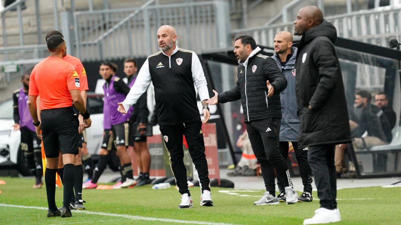 Ligue 2: "main dans la surface non sifflée contre Caen, expulsion oubliée à Lorient", la colère de l'entraîneur d'Ajaccio, qui veut être "arbitrer justement"