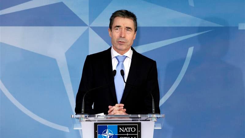 Le secrétaire général de l'Otan, Anders Fogh Rasmussen, a assuré jeudi que l'Alliance s'en tenait au calendrier de retrait des troupes d'Afghanistan qui doit s'achever d'ici fin 2014. /Photo prise le 2 février 2012/REUTERS/Sébastien Pirlet