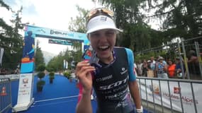 Alanis Siffert remporte l'Embrunman 2025 le 15 août 2025.