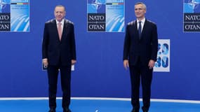 Le président turc Recep Tayyip Erdogan et le patron de l'Otan Jens Stoltenberg au sommet de l'Otan à Bruxelles, le 14 juin 2021. PHOTO D'ILLUSTRATION