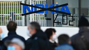 Rassemblement de salariés de Nokia contre les suppressions d'emploi, le 19 octobtre 2020, sur le site de Lannion