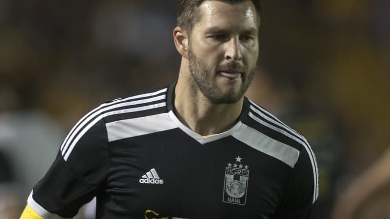 André-Pierre Gignac avec le maillot des Tigres de Monterrey.