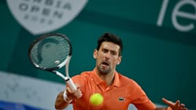 Le N.1 mondial Novak Djokovic, lors de  son quart de finale face à son compatriote serbe Laslo Djere, lors du tournoi ATP de Belgrade, le 20 avril 2022
