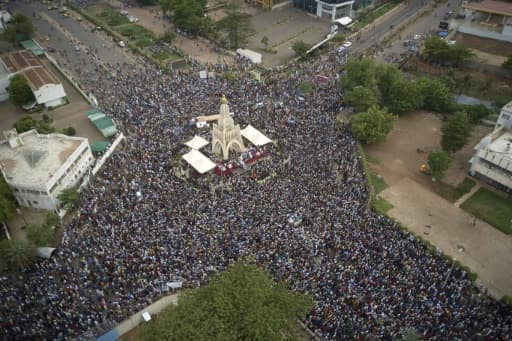 Des Maliens réunis sur la place de l'Indépendance à Bamako le 5 juin 2020