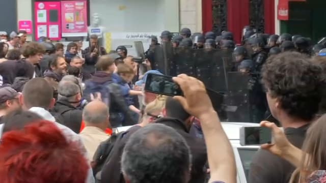 Les premiers heurts ont éclaté à Paris après que certains manifestants ont quitté le trajet du cortège contre la loi Travail.
