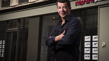 "Plaza est sympathique, mais il en fait trop et ridiculise notre métier", a confié au Parisien un agent immobilier.