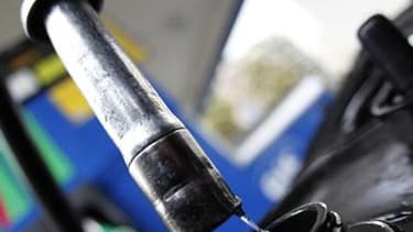 Selon les ministres de l'Energie et du Budget, la France travaille avec les Etats-Unis et la Grande-Bretagne sur l'objectif d'utiliser les stocks stratégiques de pétrole. Le but est de faire baisser les prix des carburants, dont la hausse menace l'activit