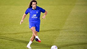 Mattéo Guendouzi avec l'equipe de France en novembre 2022