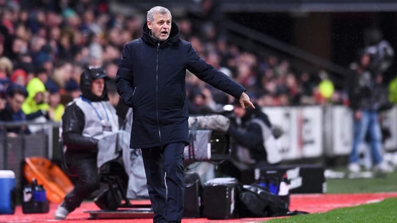 Rennes-PSG: ce que Génésio a dit à l'oreille de Mbappé lors de son entrée en jeu