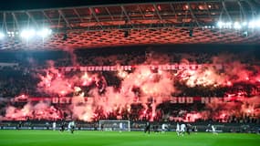 Les ultras niçois lors du match Nice-OM (1-5, L1), le 21 novembre 2025