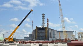 Le chantier du sarcophage de Tchernobyl, en avril 2012.