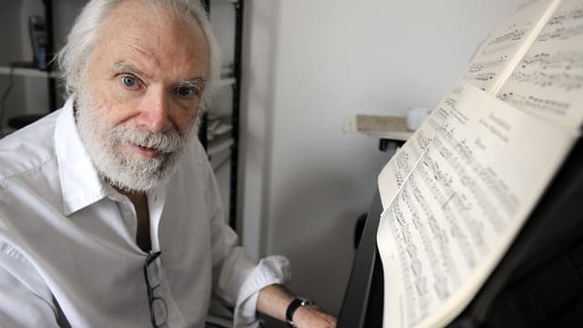 Le chanteur et compositeur Georges Moustaki, auteur de chansons devenues des classiques comme "Milord" et "Le Métèque", est décédé jeudi matin à l'âge de 79 ans.