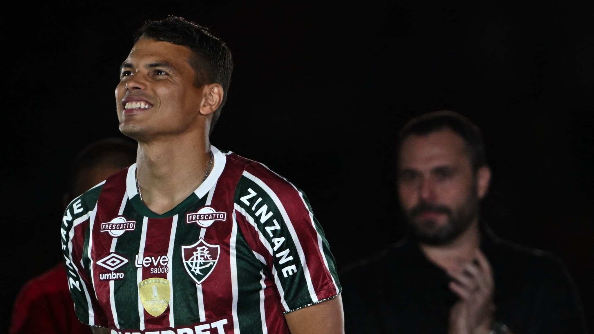 a louca recepção da torcida do Fluminense pela volta de Thiago Silva