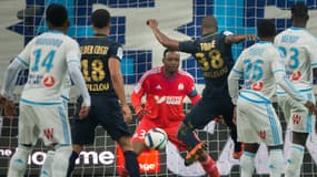 Steve Mandanda face à Almamy Touré
