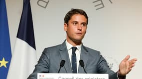 Le porte-parole du gouvernement Gabriel Attal s'exprime le 23 septembre 2020 à Paris