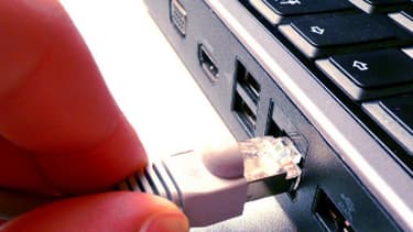Branchement Ethernet pour accéder, entre autres, à Internet. (Illustration)
