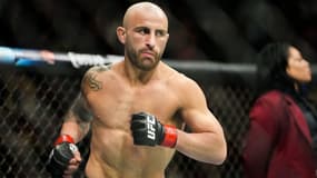 Alexander Volkanovski avant son combat contre Max Holloway à l'UFC 276 en juillet 2022