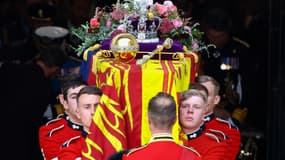 Le cercueil d'Elizabeth II