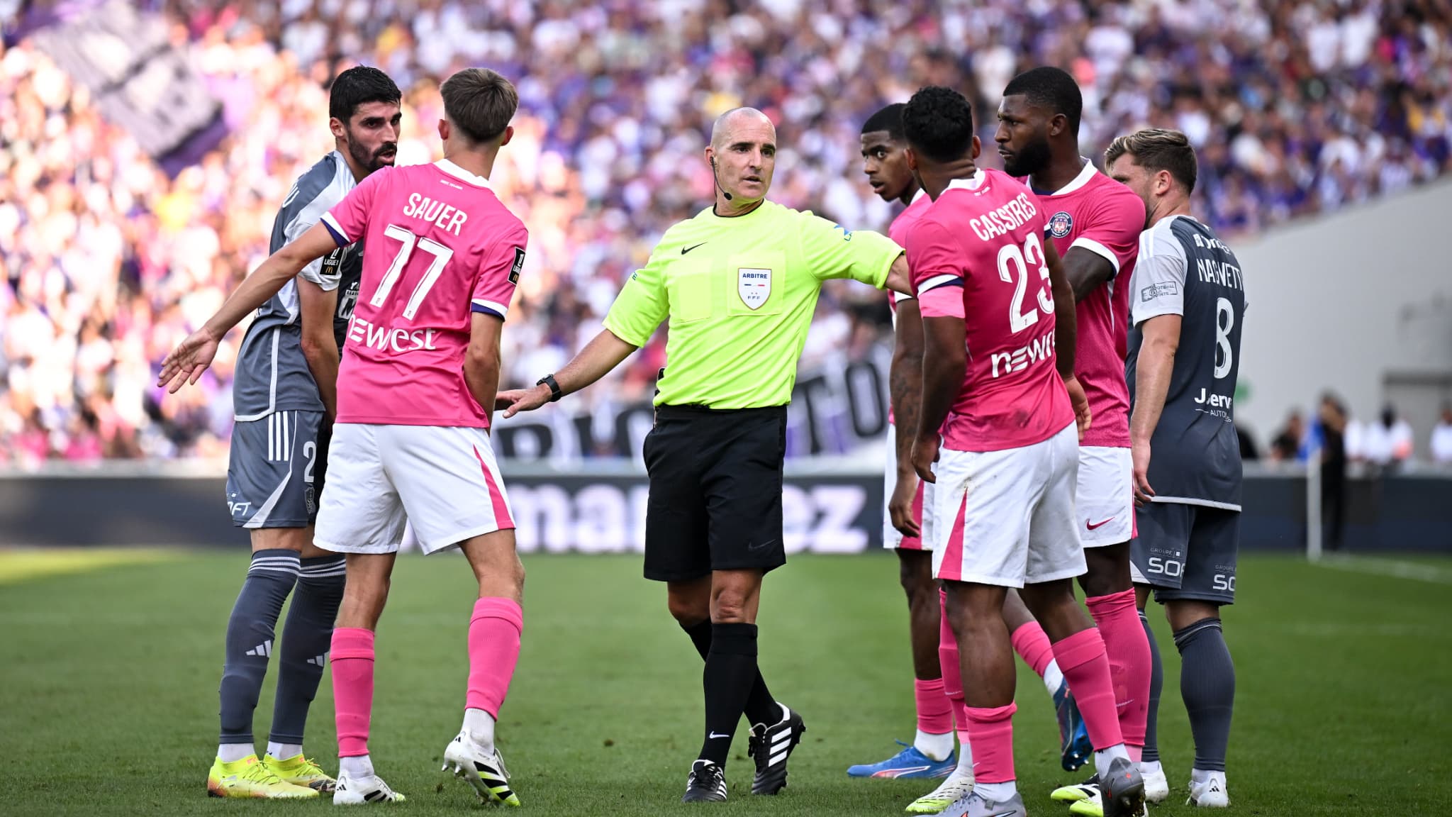 "TOUT LE TRAVAIL EST FAIT POUR S’OUVRIR", LANDREAU, PORTE-PAROLE DE L’ARBITRAGE, DÉFEND LES ARBITRES FRANÇAIS