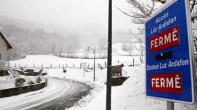 Face au risque très élevé d'avalanches dans les Pyrénées-atlantiques, l'accès aux stations de ski a été fermé pour la nuit de samedi à dimanche, a annoncé la préfecture.