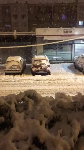 La neige continue de tomber à Valence - Témoins BFMTV