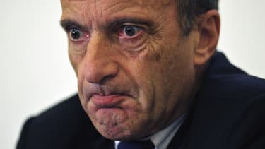 Henri Proglio, le PDG d'EDF, exerce trop de mandats d'administrateur d'entreprises, et la situation ne semble pas en voie de s'améliorer, selon l'AMF.