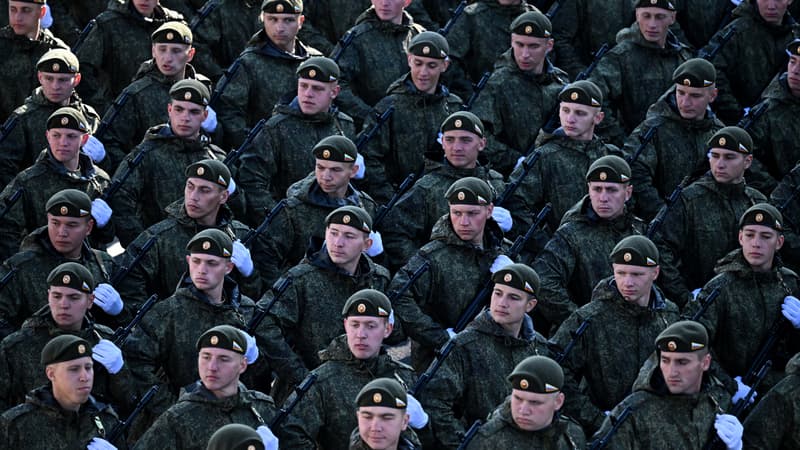 Russie: Medvedev annonce que l'armée a recruté près de 120.000 soldats contractuels en 2023