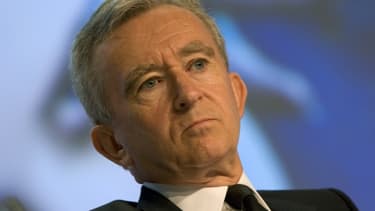 Le groupe de Bernard Arnault annonce avoir déposé plainte au pénal contre Hermès.