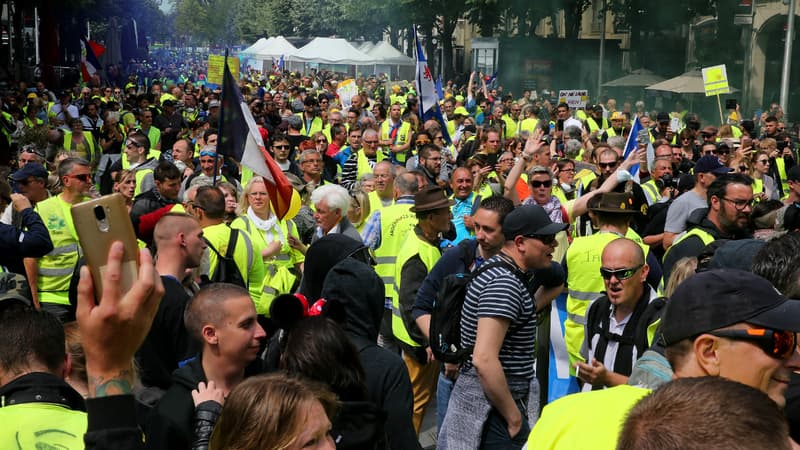 2000 personnes ont manifesté à Reims, où des tensions ont éclaté en marge du cortège.