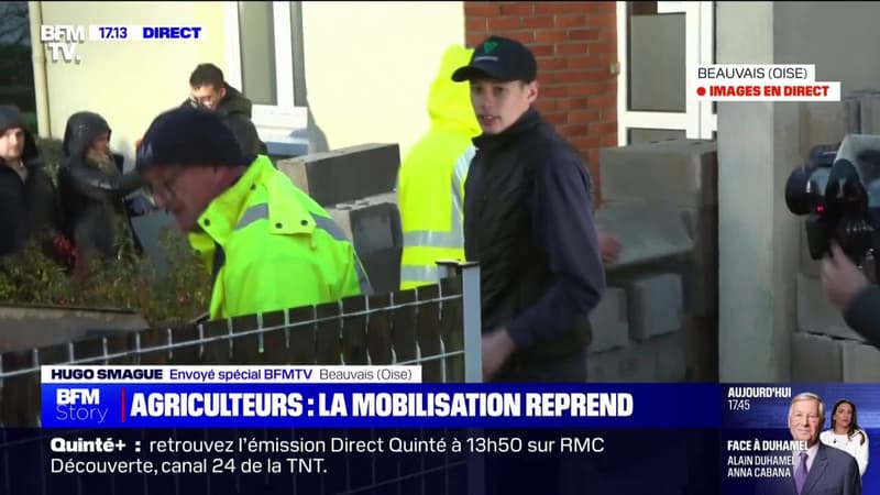 Mobilisation des agriculteurs: des parpaings déposés devant l'Office français de la biodiversité de Beauvais