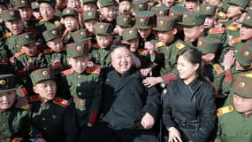 Le leader nord-coréen Kim Jong-Un et son épouse Ri Sol-Ju à Pyongyang en mars 2017