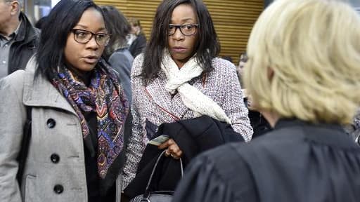Des membres de la famille de Jonathan, tué dans sa tentative de cambriolage en 2009 par le patron d'un bar-tabac, arrivent au tribunal d'Albi au 1er jour du procès, le 30 mars 2015 Des membres de la famille de Jonathan, tué dans sa tentative de cambriolage en 2009 par le patron d'un bar-tabac, arrivent au tribunal d'Albi au 1er jour du procès, le 30 mars 2015