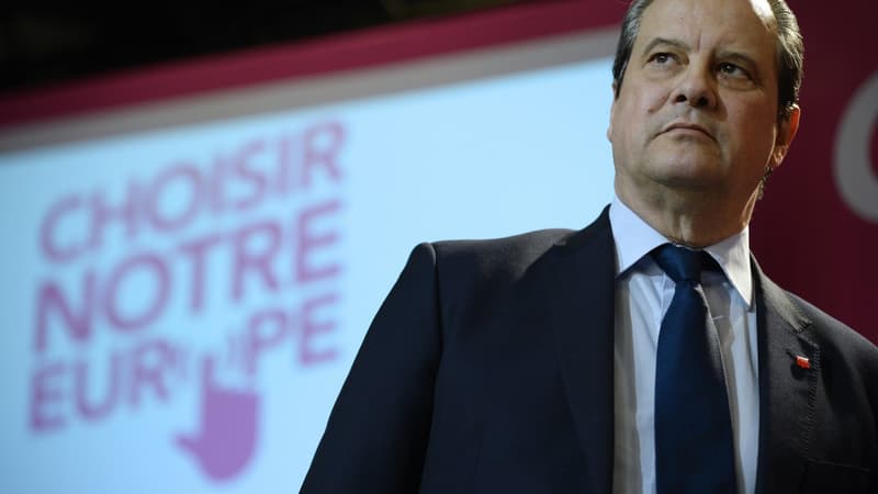 Jean-Christophe Cambadélis peu content de la sortie de Manuel Valls sur l'opposition au Front national.
