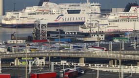 Ferries de la compagnie transmanche SeaFrance dans le port de Calais. Une réunion interministérielle s'est tenue dimanche sur le sort de la compagnie maritime, menacée de liquidation et dont le dossier doit être réexaminé lundi au tribunal de commerce de