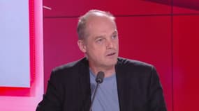 Fabrice Lhomme, journaliste au Monde: "Ce n'est pas parce que Sarkozy est en tête des personnalités préférées des Français, qu'ils veulent le revoir"