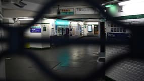 Une entrée du métro place de la République à Paris, le 31 janvier 2023 (Image d'illustration)